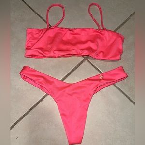 Bikini Sets - 2 bikini sets 2 different colors same design